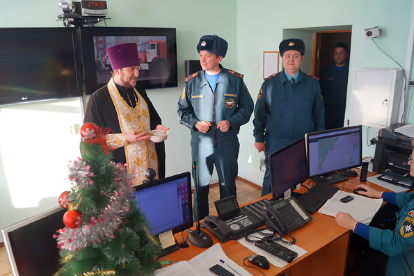 В Высокогорском благочинии священник освятил пожарную часть