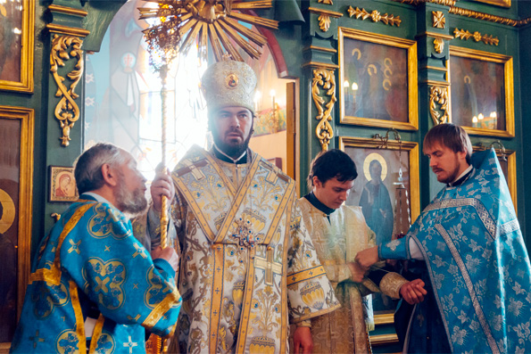 В праздник Введения во храм Пресвятой Богородицы епископ Мефодий совершил диаконскую хиротонию