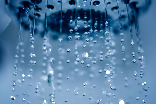 Как батюшка стоял под холодным душем