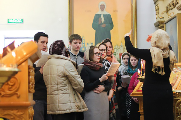 В преддверии Великого поста православная молодежь Казани помолилась за Литургией