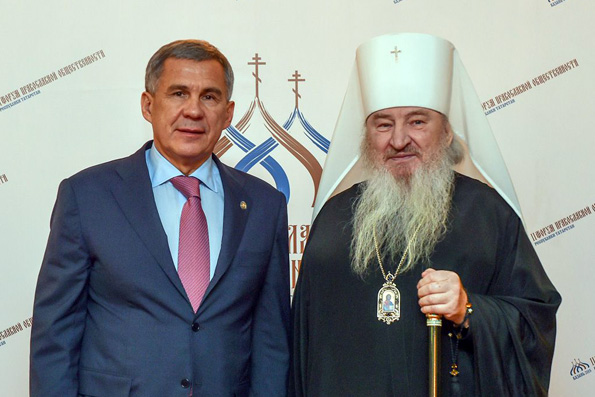 Поздравление Президента Татарстана Р.Н. Минниханова митрополиту Казанскому и Татарстанскому Феофану с 40-летием иерейской хиротонии