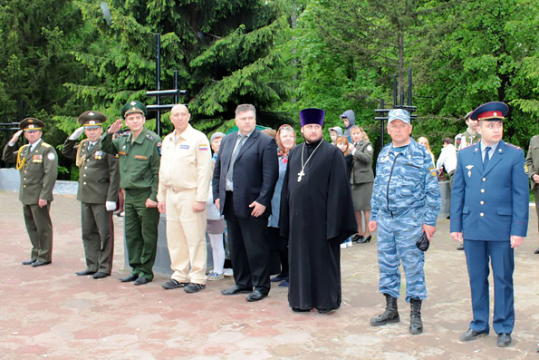 Священник напутствовал мензелинских кадетов перед присягой