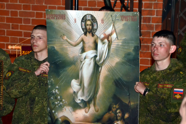 Курсанты Казанского высшего танкового командного училища отметили праздник Пасхи