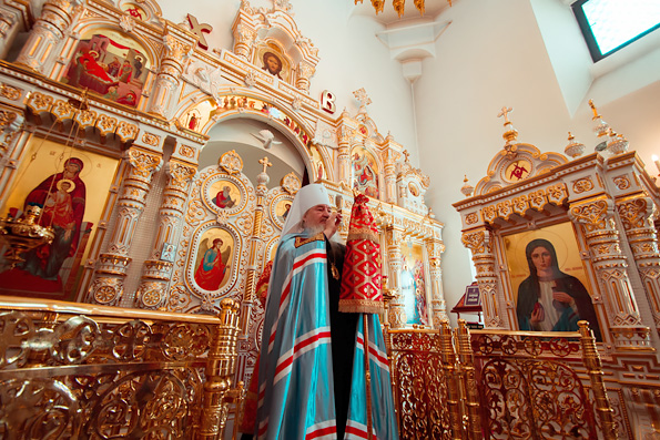 В Неделю о самаряныне митрополит Феофан совершил Литургию в Богоявленском храме села Каипы