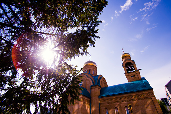 В Неделю Антипасхи митрополит Феофан совершил Литургию в казанском храме преподобного Сергия Радонежского