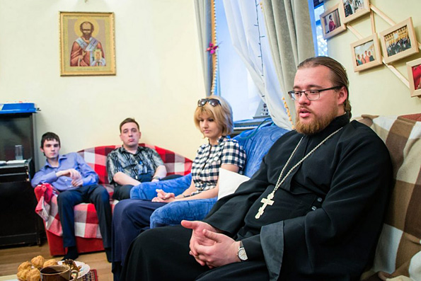 Молодежный клуб «Азбука»: реальность виртуальности и честность с самим собой