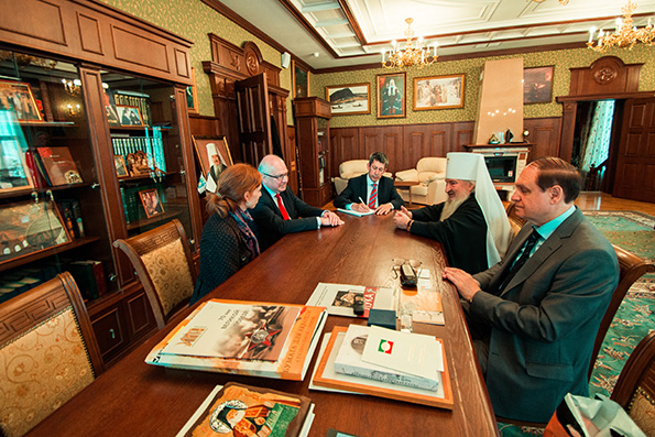 Глава Татарстанской митрополии принял делегацию Французской Республики