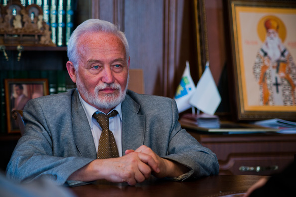 Леонид Андреевич Беляев