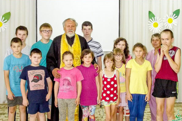 Священник провел встречу с пациентами елабужского детского реабилитационного центра