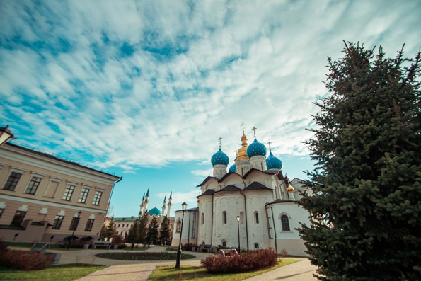 В праздник происхождения Честных Древ Креста Господня митрополит Феофан совершит богослужения в храмах Казани