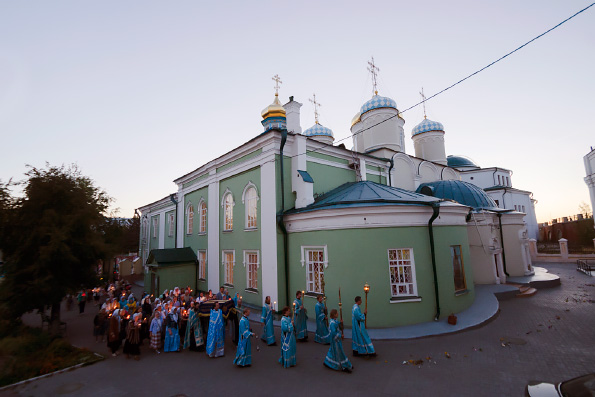 В храмах Татарстанской митрополии прошел чин Погребения Божией Матери