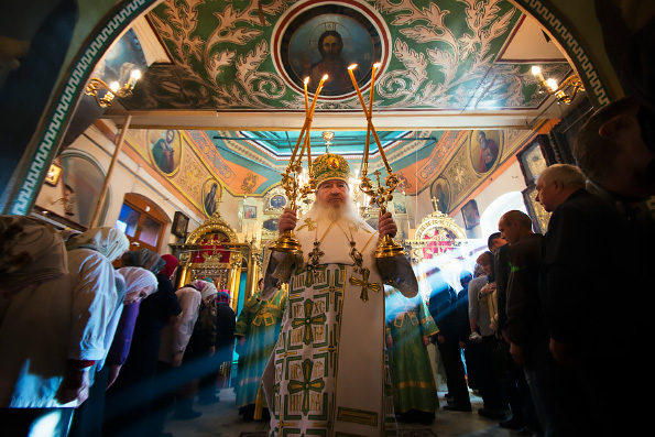 Митрополит Феофан совершил Литургию в престольный праздник столичного храма свв. Ярославских чудотворцев