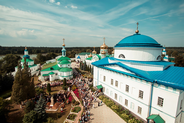 Служение митрополита Феофана в престольный праздник Грузинского собора Раифского монастыря