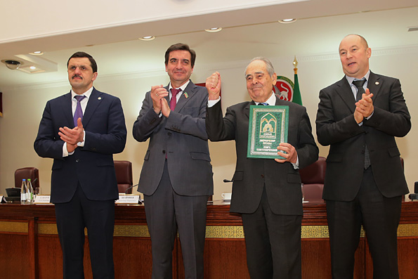 Минтимер Шаймиев вручил награды благотворителям, содействующим возрождению православных святынь региона