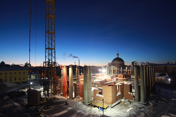 В восстанавливающемся соборе Казанской иконы Божией Матери установили 19 колонн