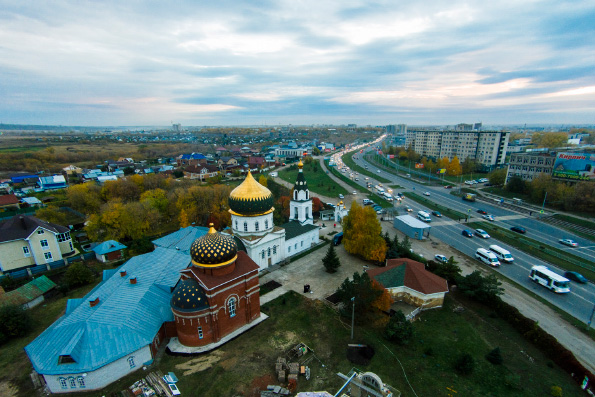 В канун праздника Покрова Богородицы митрополит Феофан совершил всенощное бдение в храме свв. Космы и Дамиана г. Набережные Челны