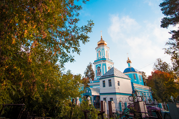 Литургию в престольный праздник храма Ярославских чудотворцев в городе Казани возглавил митрополит Феофан