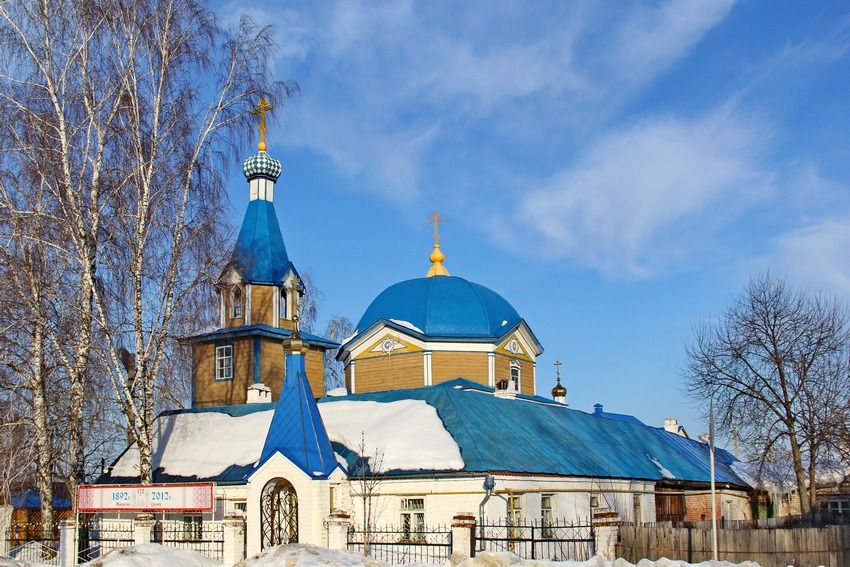 Храм апостолов Петра и Павла в Гарях, город Зеленодольск