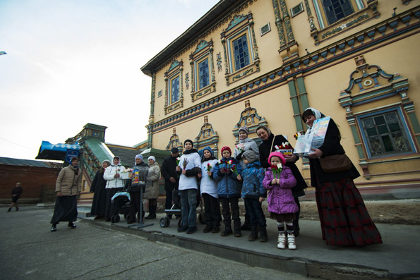 В Казани прошла благотворительная акция «Белый цветок»