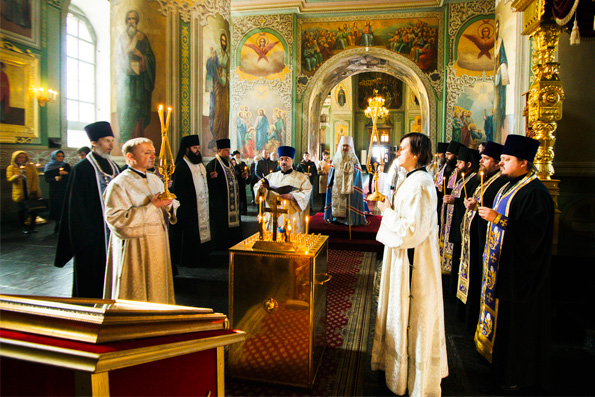 Митрополит Феофан возглавил служение литии по погибшим в результате теракта в Санкт-Петербургском метрополитене