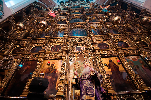 В Великий Четверток митрополит Феофан совершил Литургию в Петропавловском соборе Казани