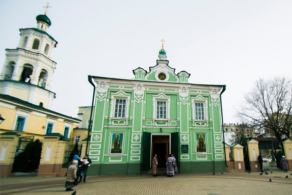 Казанское сестричество милосердия провело благотворительную акцию «Белый цветок»