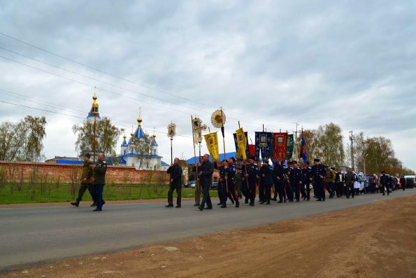 В Елабуге состоялся общегородской пасхальный крестный ход