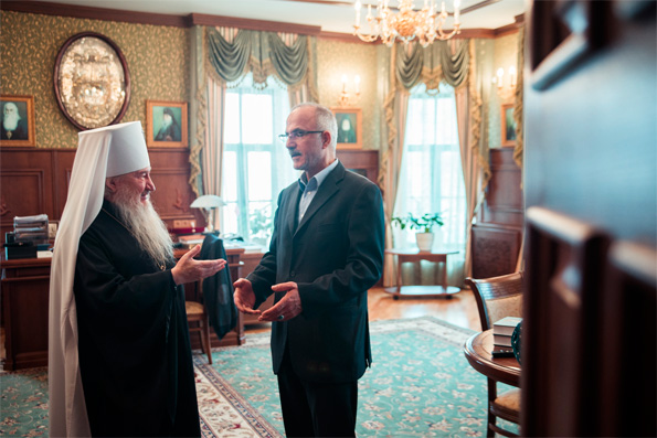 Глава Татарстанской митрополии принял и.о. руководителя консульства Ирана в Казани