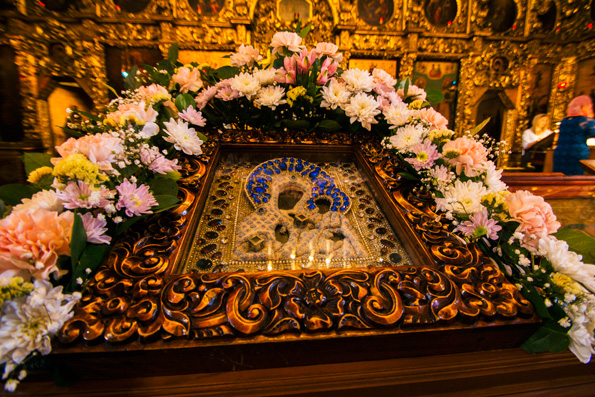 В канун Недели 5-й по Пятидесятнице митрополит Феофан возглавил всенощное бдение в Петропавловском соборе Казани