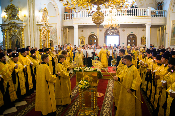 В канун дня памяти прав. Феодора Ушакова митрополит Феофан возглавил всенощное бдение в Феодоровском соборе Саранска