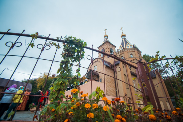 Митрополит Феофан возглавил престольные торжества казанского храма в честь мучениц Веры, Надежды, Любови и Софии