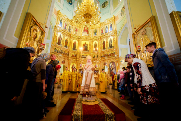 В Неделю 26-ю по Пятидесятнице митрополит Феофан совершил Литургию в Иоанно-Предтеченском храме села Ключищи