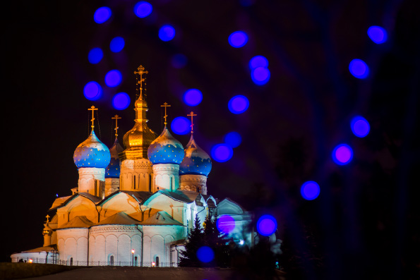 В праздник Рождества Христова митрополит Феофан совершил великую вечерню в Благовещенском соборе Казанского кремля