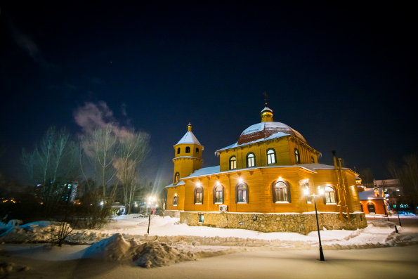 В канун праздника Рождества Христова митрополит Феофан возглавил всенощное бдение в Рождественском храме Казани