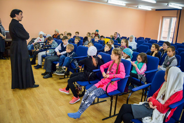 В Вознесенском соборе Набережных Челнов рассказали об опасности компьютерных игр