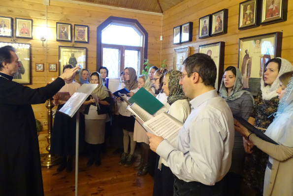 Молодежный хор Никольского собора Казани принял участие в Литургии в храме в честь иконы Божией Матери «Всецарица»