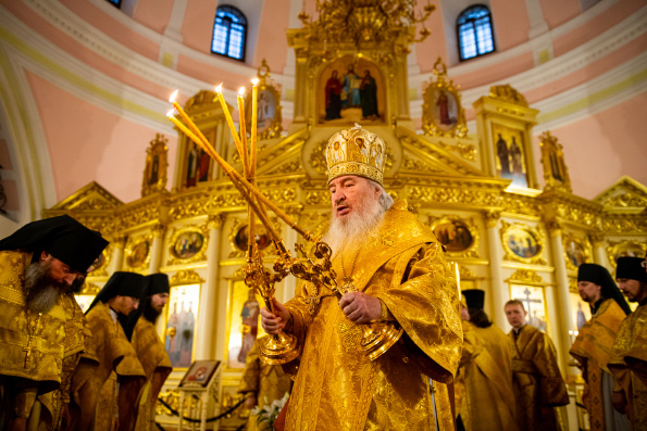 Митрополит Феофан совершил Литургию перед открытием региональных Рождественских чтений