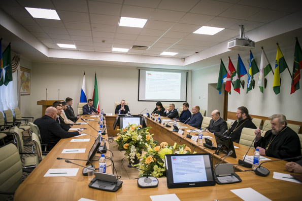 В Общественной палате РТ прошел круглый стол, приуроченный к 10-летию интронизации Святейшего Патриарха Кирилла