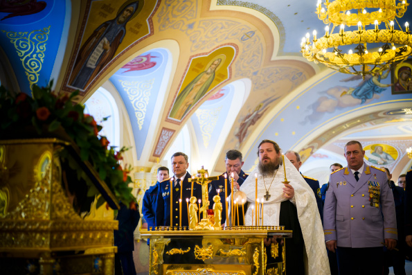 Участники всероссийской эстафеты «Дорога Памяти» посетили панихиду по погибшим воинам в Духосошественском храме Казани