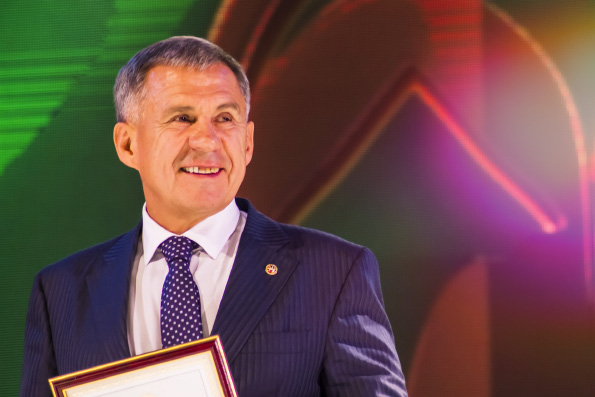 Поздравление митрополита Феофана Президенту Татарстана Р.Н. Минниханову с днем рождения