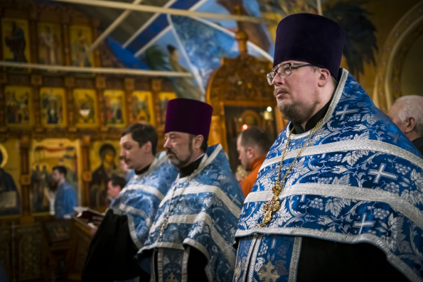 В канун праздника Сретения Господня православная молодежь Казани встретилась с руководителем миссионерского отдела Казанской епархии