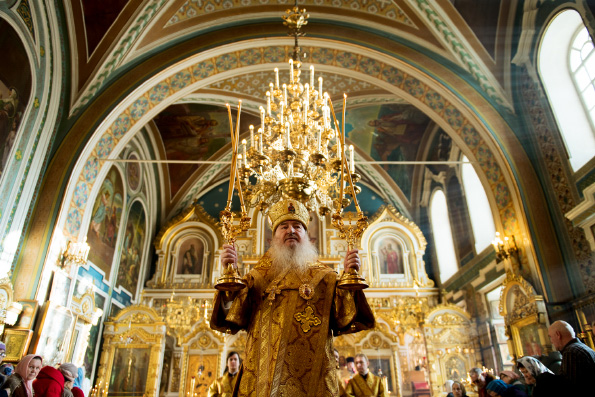 В Прощеное воскресенье митрополит Феофан совершил Литургию в Никольском соборе Казани