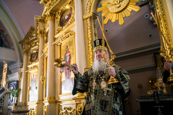 В среду первой седмицы Великого поста митрополит Феофан совершил Литургию Преждеосвященных Даров в Казанско-Богородицкой обители