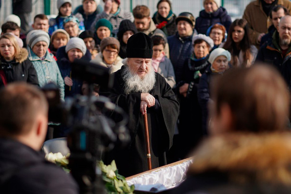 Митрополит Феофан молился на отпевании ведущего телеканала «Эфир» Алексея Кулешова