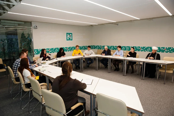 Представители Казанской епархии приняли участие в круглом столе на тему «Роль студентов и молодежи в деятельности в защиту жизни и семейных ценностей»