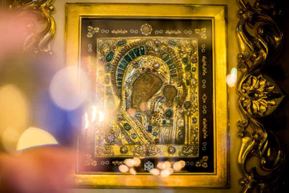 В канун праздника Похвалы Пресвятой Богородицы митрополит Феофан совершил утреню в Казанско-Богородицком монастыре