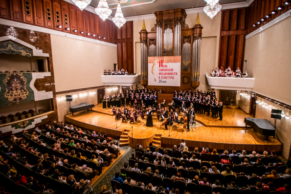 При участии Казанской епархии в столице Татарстана торжественно отпраздновали День славянской письменности и культуры