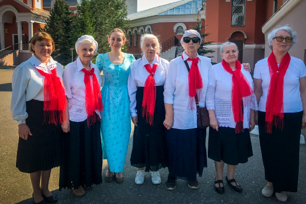 Прихожане казанского прихода преподобного Серафима Саровского поздравили с Пасхой подопечных центра социальной адаптации