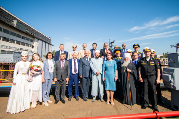Митрополит Феофан принял участие в церемонии спуска на воду малого ракетного корабля «Ингушетия» в Зеленодольске