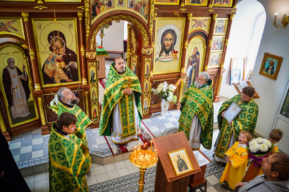 В Макарьевском храме села Ильбухтино прошли престольные торжества с участием духовенства Закамского благочиния